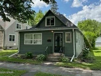 1118 Cottonwood St, Grand Forks, ND, 58201