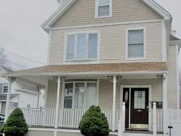 35 Williams Ave, Hyde Park, MA 02136