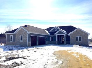 1213 Bridget Ct, Fontana, WI 53125