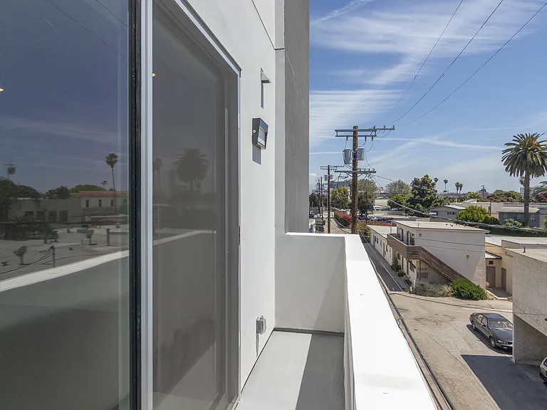 11588 W Pico Blvd #206 — Photo 6