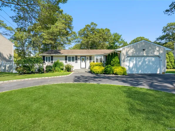 191 Philip Street, Holbrook, NY 11741