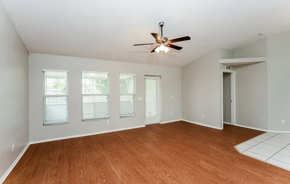4 bed, 2.0 bath, 1812 sqft, $2,720 — Photo 3