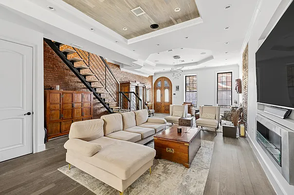 Rented by Keller Williams NYC | media 23
