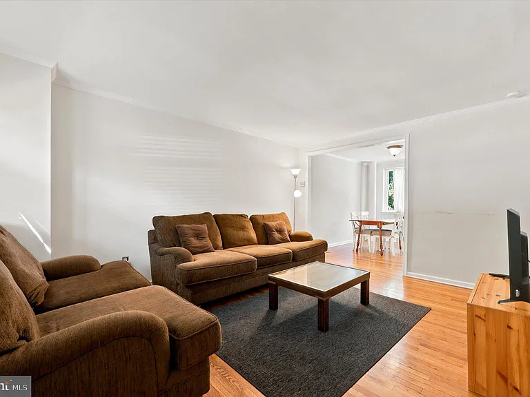 107 Plant Ave — Photo 11