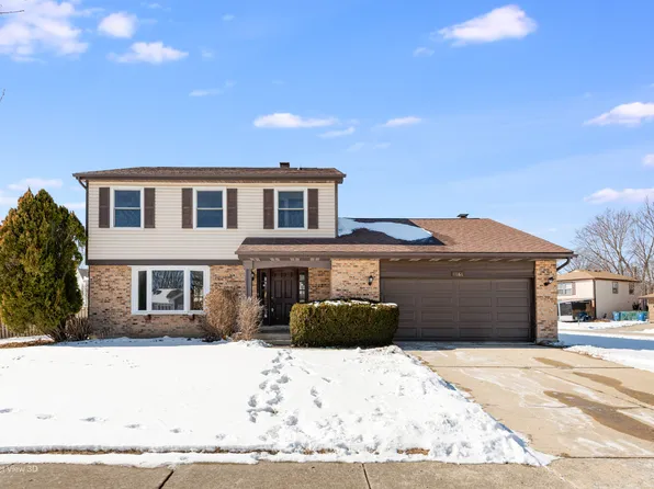 1166 Independence Dr, Bartlett, IL 60103