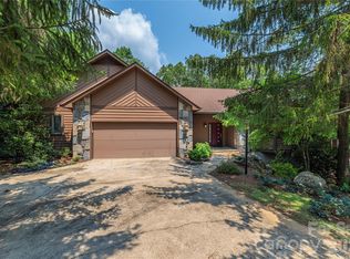 35 Hillcreek Dr, Asheville, NC 28804