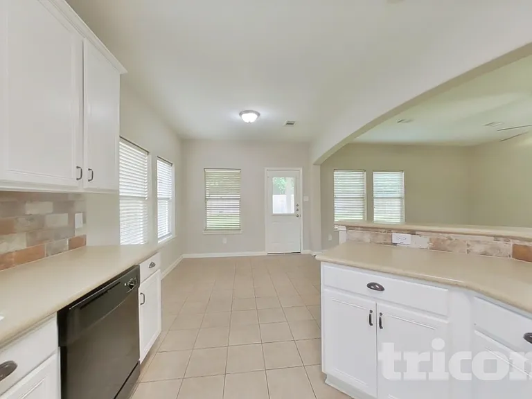 8523 W Highlands Xing — Photo 8