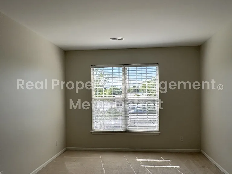 1151 Alameda Blvd — Photo 6