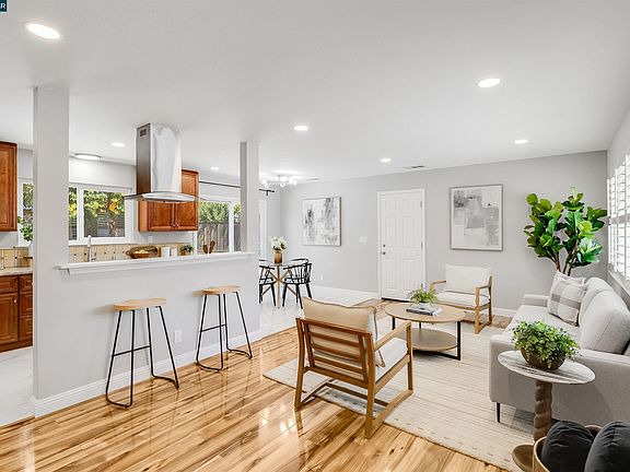 4th image of 1593 Mendocino Dr