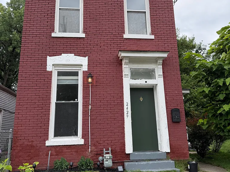 2429 Griffiths Ave — Photo 2