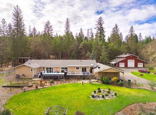 525 Ewe Creek Rd, Grants Pass, OR 97526