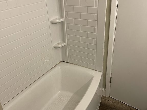5th image of 1082 Orleans Ct