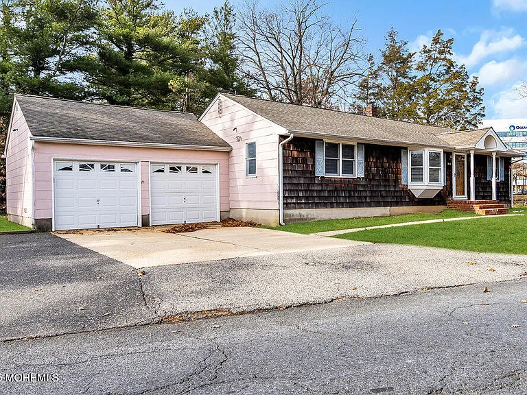 918 Charles Dr — Photo 6
