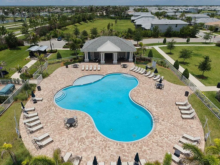 10430 SW Captiva Dr — Photo 38