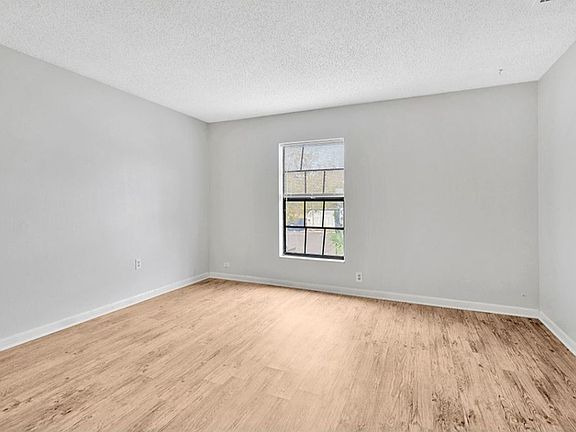 5th image of 1308 W Waters Ave #17496509