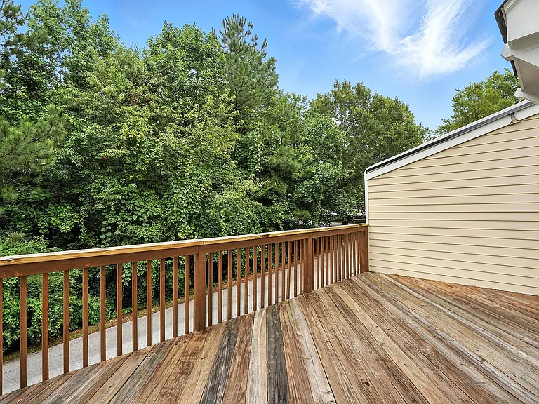 104 W Savannah Ridge Rd — Photo 27