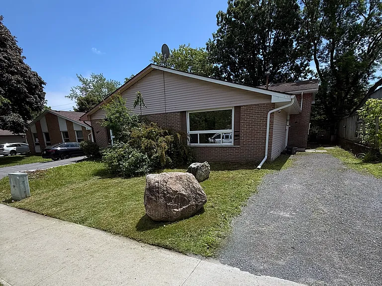 7 Calderwood Dr #1 — Photo 1