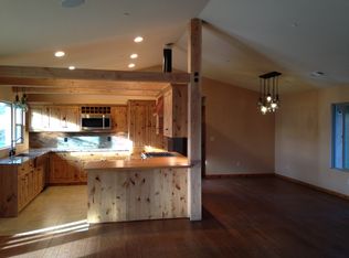 10646 Green Oaks Ln, Redding, CA