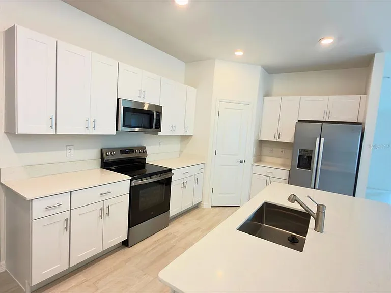 2318 Allium Roseum Ln — Photo 13