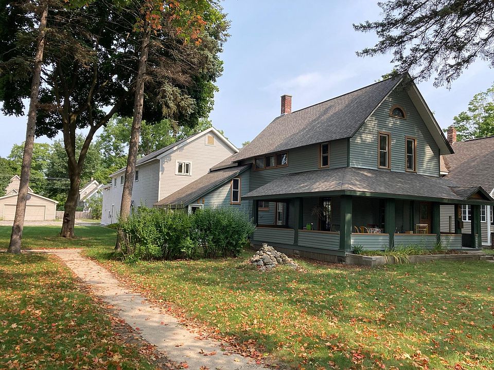 View from 9th Street of Apts.