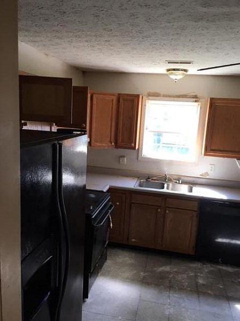 2nd image of 1129 W 4th St