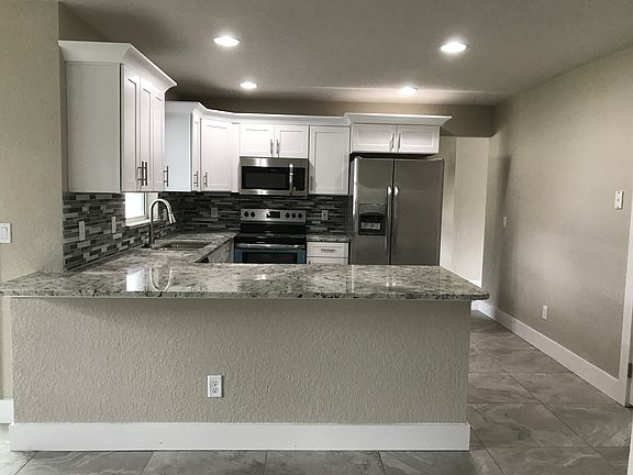 2nd image of 5014 Tangerine Ave