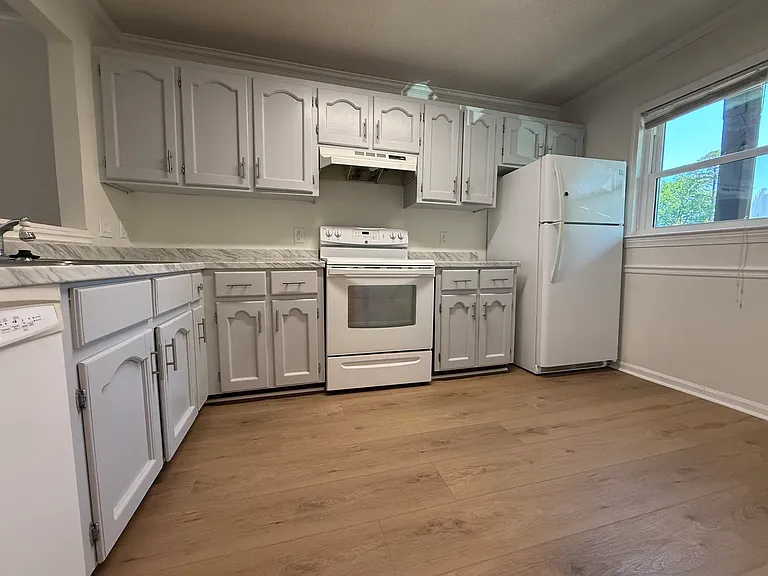 2505 W Broad St #222 — Photo 2