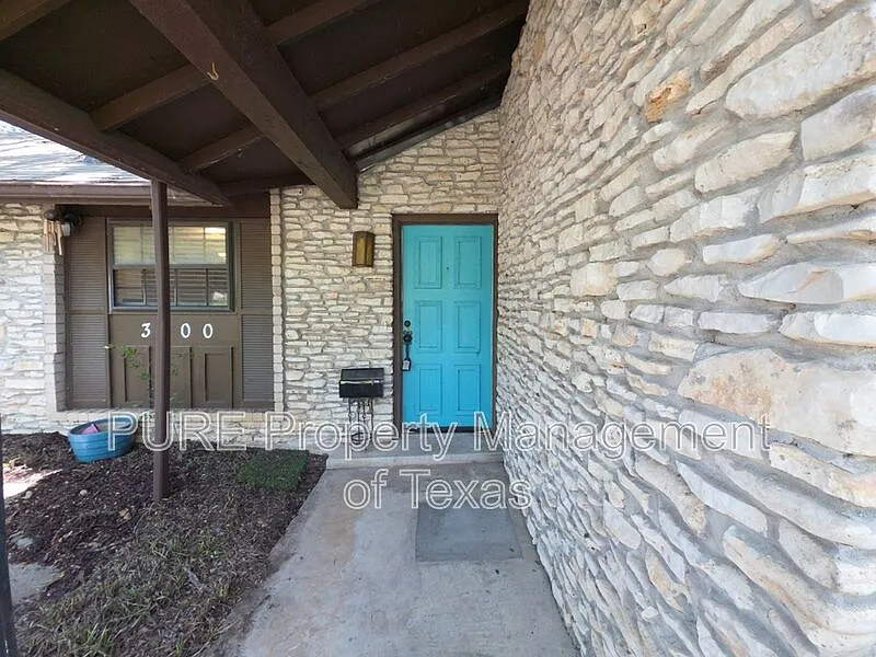 3 bed, 2.0 bath, 1145 sqft, $1,750 — Photo 4