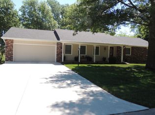 1207 Parkdale Rd, Maryville, MO 64468