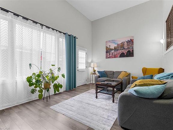 4th image of 3 Glen Vista Dr