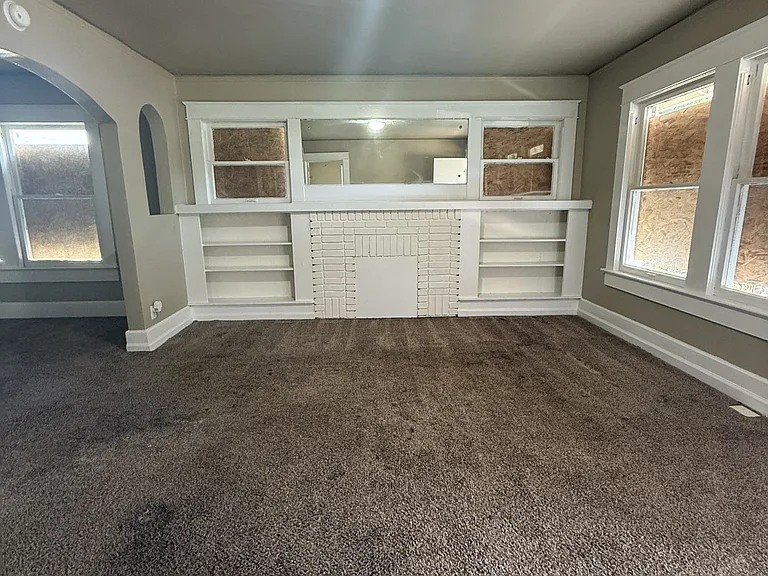 4736 Court S — Photo 2