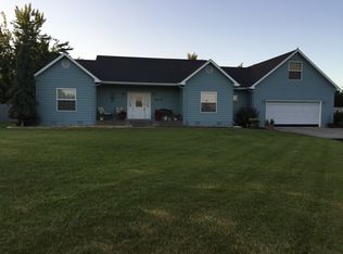 9015 Maple Dr, Pasco, WA 99301