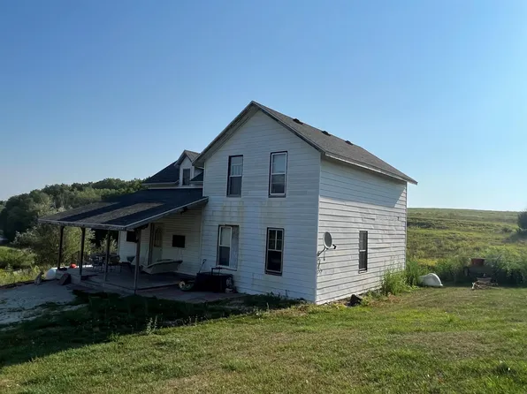 1796 Middle Ossian Rd, Decorah, IA 52101