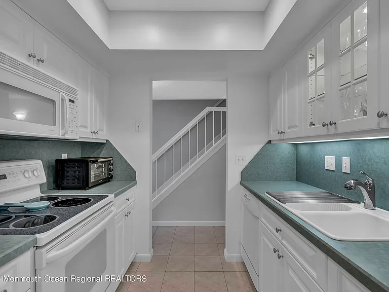 15 Linden Dr — Photo 9