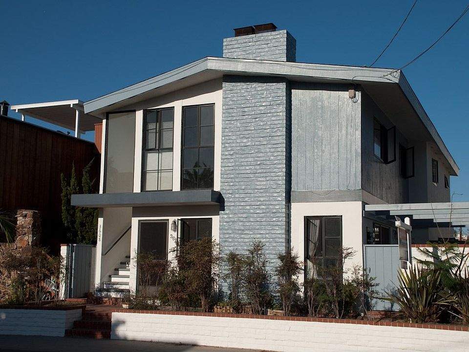 Duplex near the beach!