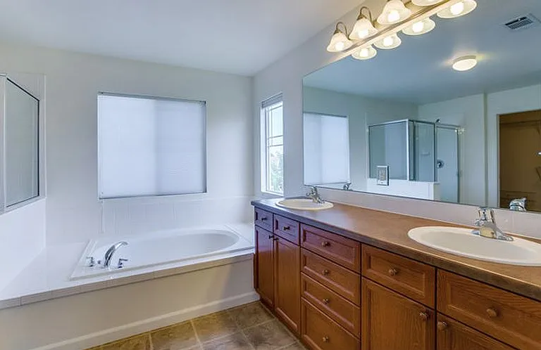 4115 Ravenna Pl — Photo 7