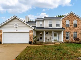 1318 Summers End Dr, Fenton, MO 63026