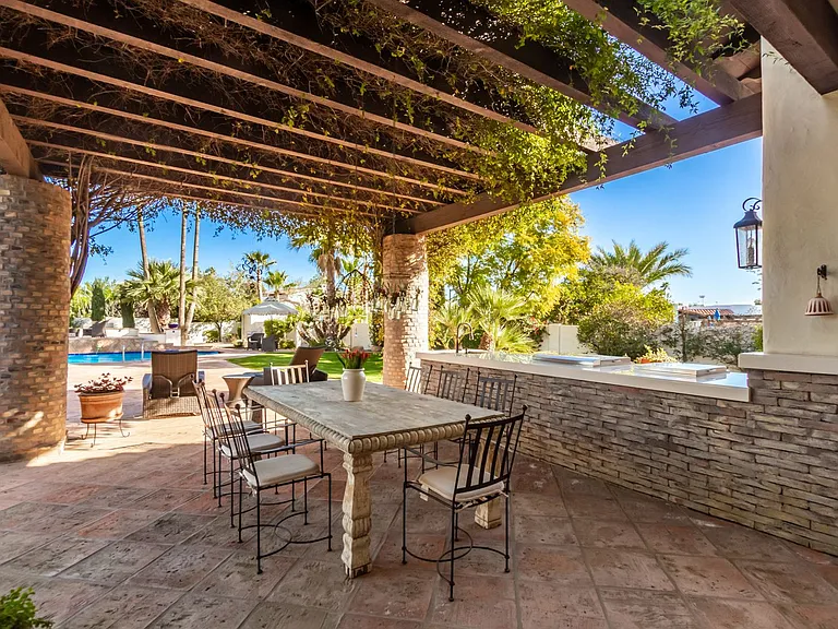 6708 E San Miguel Ave — Photo 4