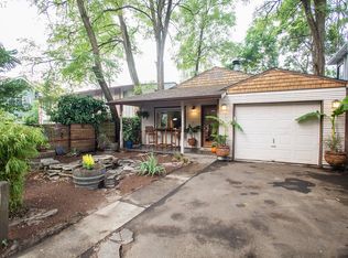 2421 SE Yamhill St, Portland, OR 97214