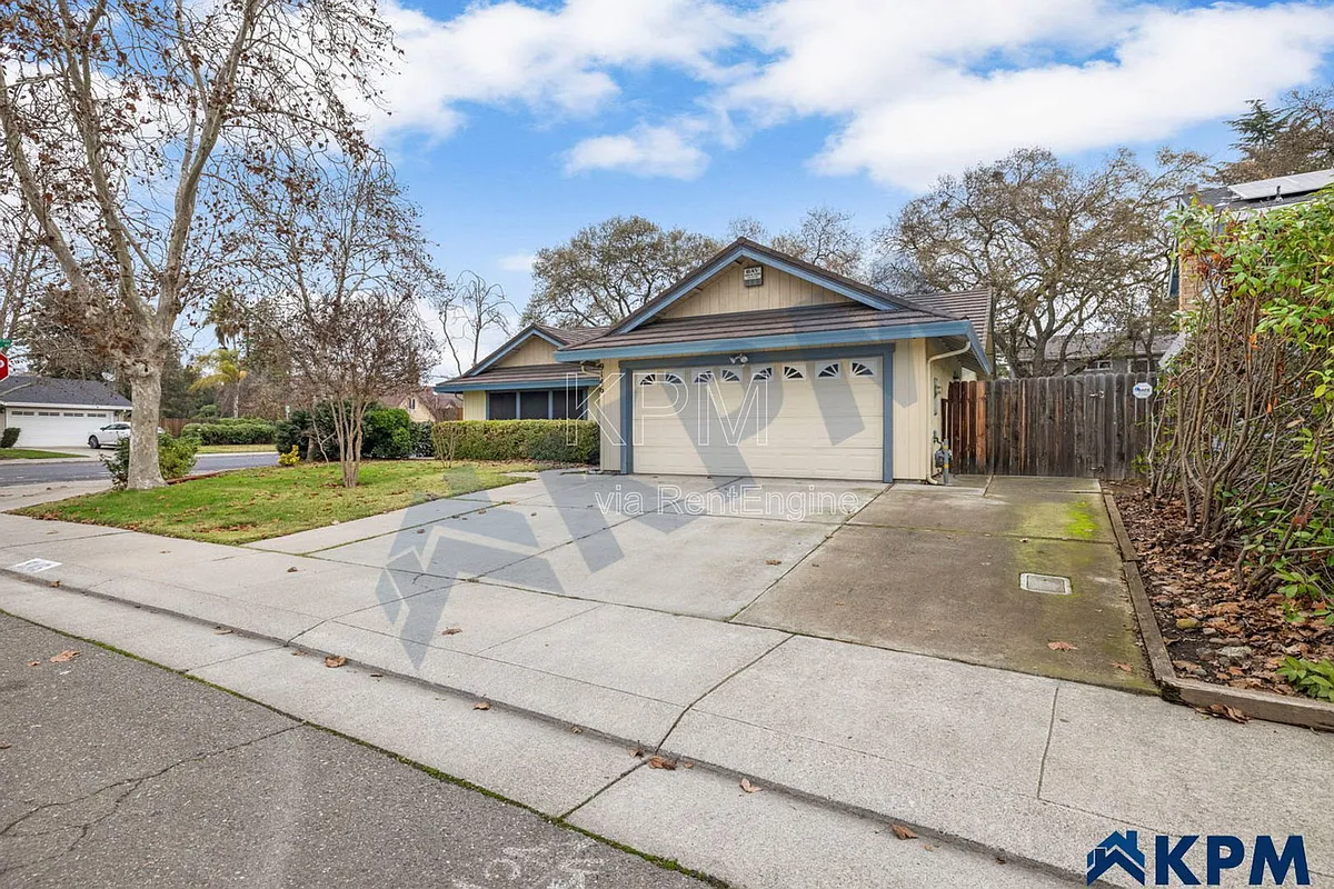 Building Photo - 9146 Blue Fox Way