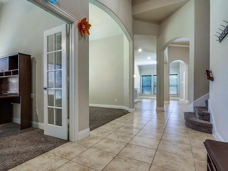 909 Sunnyvale Dr — Photo 10