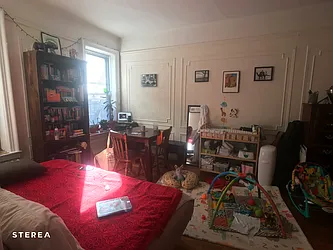 Rented by Sterea Agency