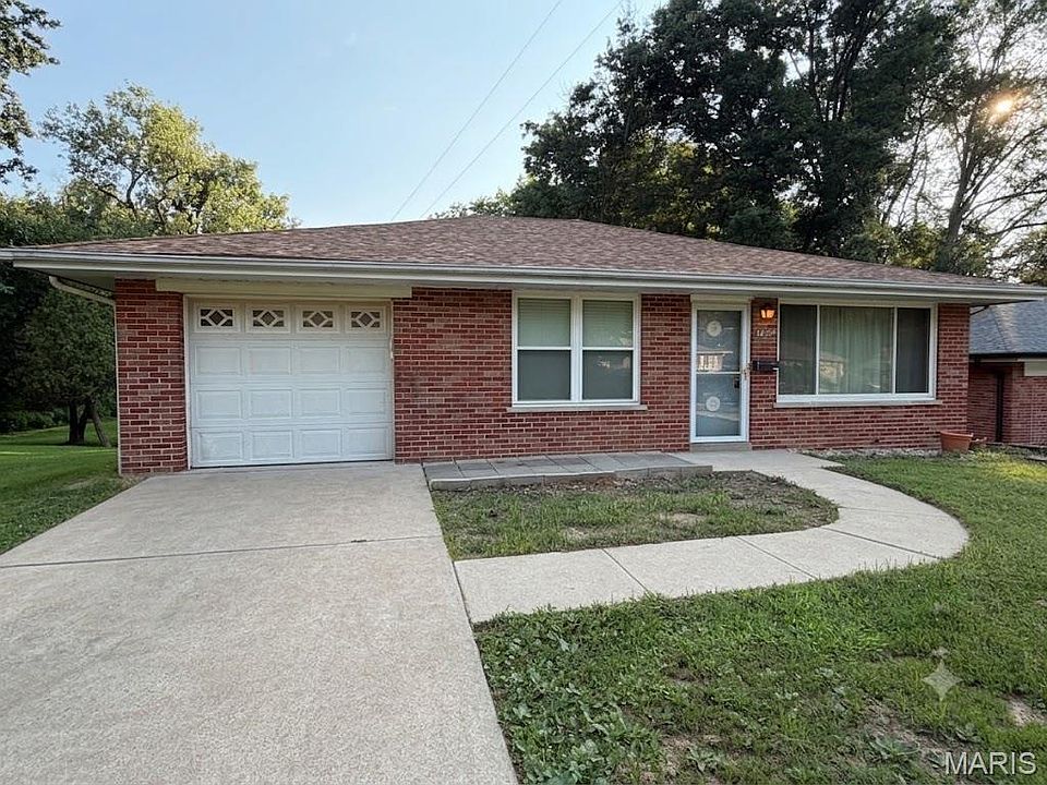 1st image of 3740 Park Crest Dr