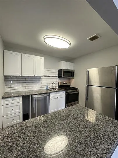 512 Church St — Photo 3