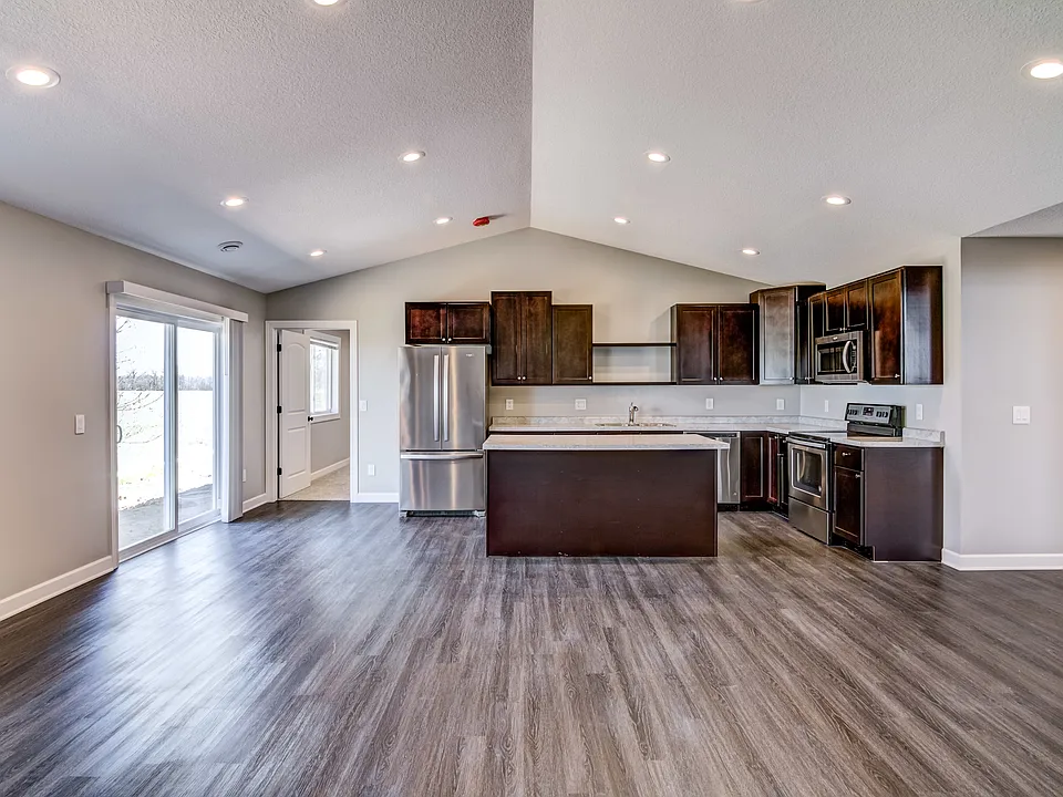 1355 Blue Jay Pl