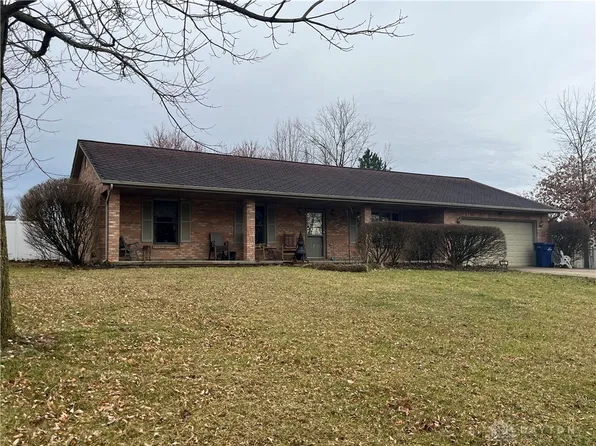 556 Lakengren Dr, Eaton, OH 45320