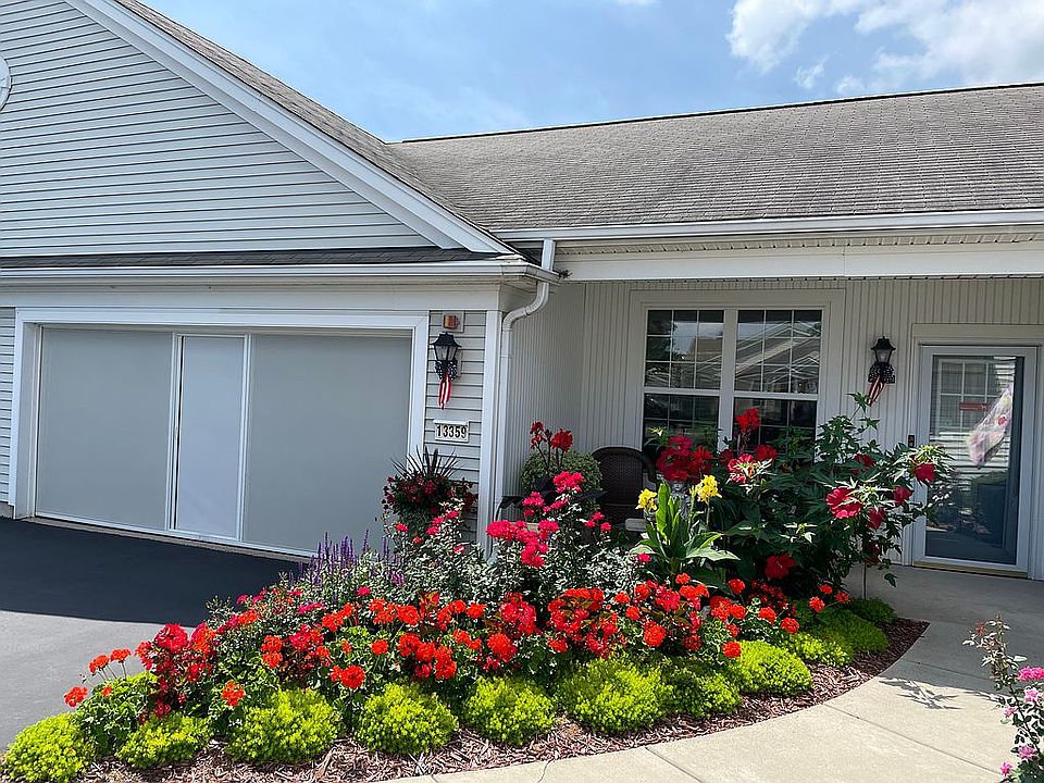 Garden or let Assoc maintain