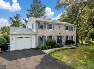 17636 Wheat Fall Dr, Rockville, MD 20855