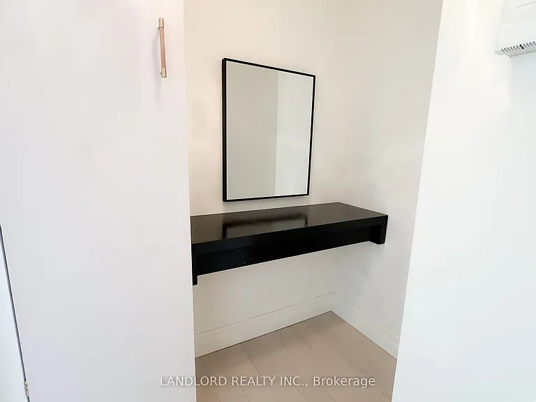 40 Homewood Ave #811 — Photo 6