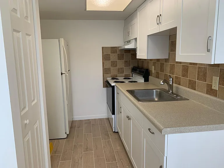 781 SW Gardens Blvd #5 — Photo 1